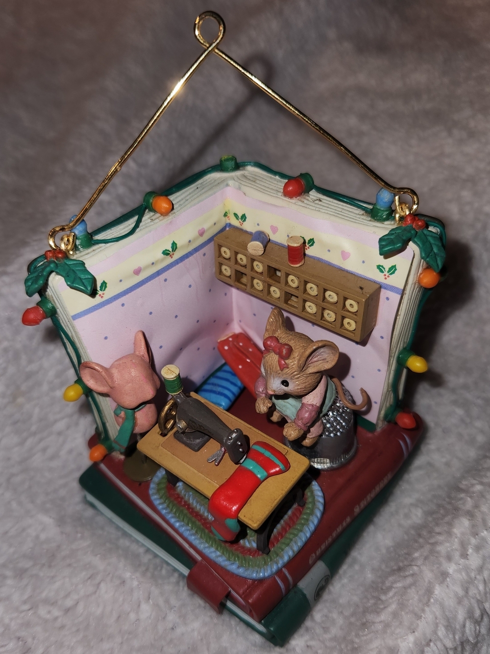 RARE! Vintage 1992 Enesco Treasury of Christmas "Sew Christmasy" Mouse Ornament